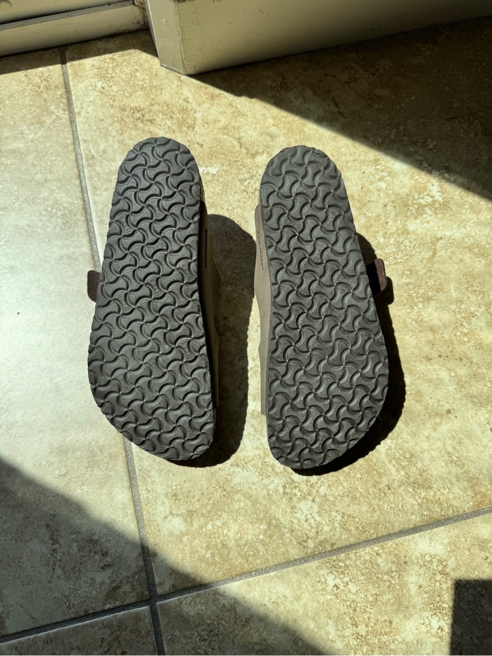 Birkenstock Arizona Kids Sandals in Mocha Brown (Authentic) - Picture 4 of 6